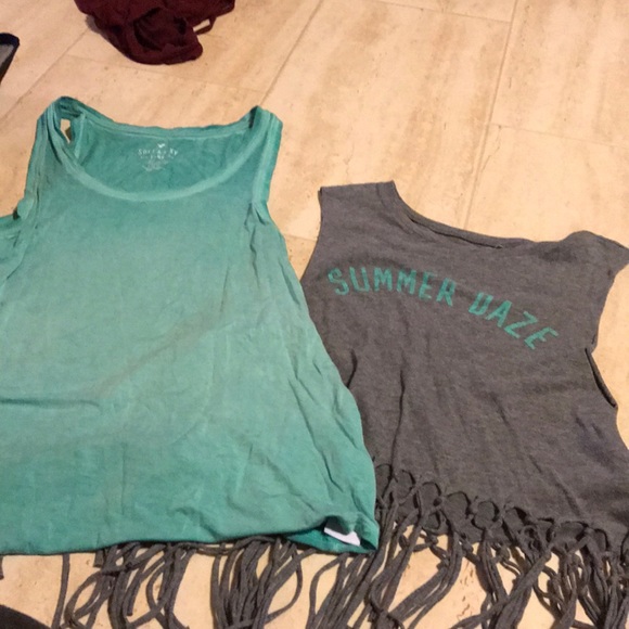 American Eagle Outfitters Tops - Tank bundle !